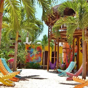 Tribu , Ilha Holbox México